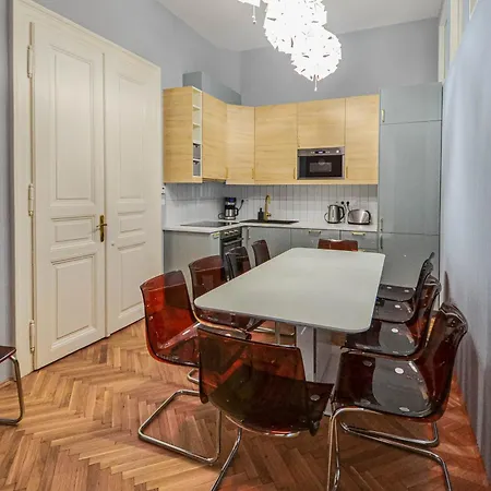 Celebration Flat By Ruterra * Prague