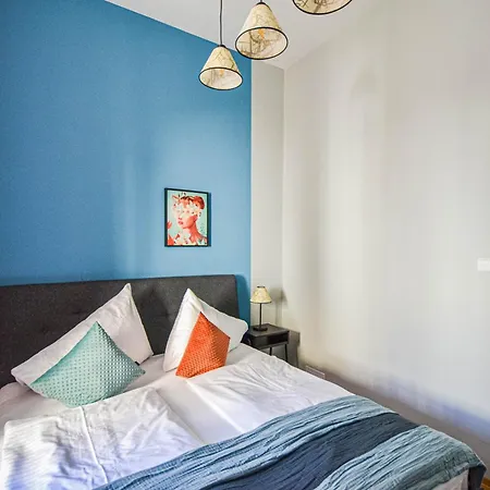 Celebration Flat By Ruterra *