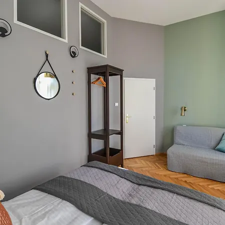 Celebration Flat By Ruterra