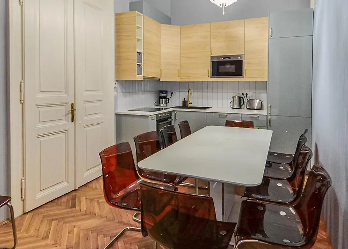 Celebration Flat By Ruterra * Prag